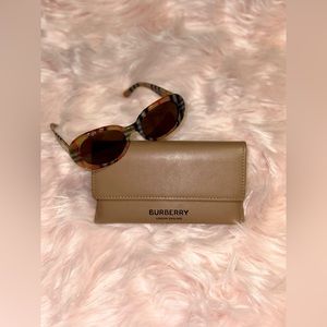 ❌SOLD❌ BURBERRY Girl’s Cressie Vintage Check Oval Sunglasses